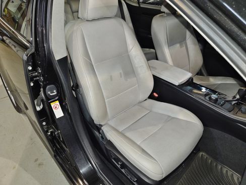 Used 2016 Lexus ES 350 w/ Premium Package w/Wood Trim FWD image 32