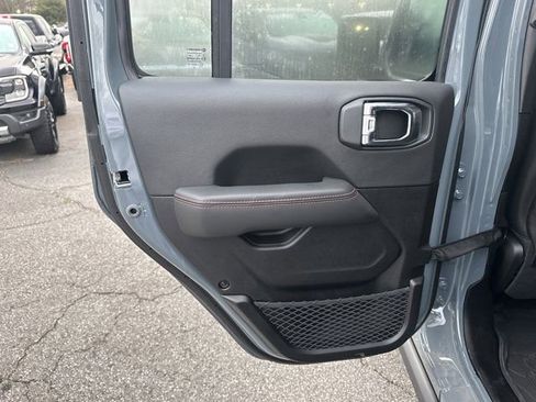 New 2025 Jeep Wrangler Unlimited Rubicon w/ XTREMEE 35" Tire Package image 22