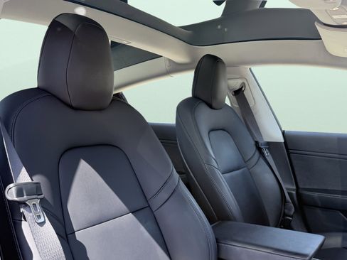 Used 2018 Tesla Model 3 Long Range image 48