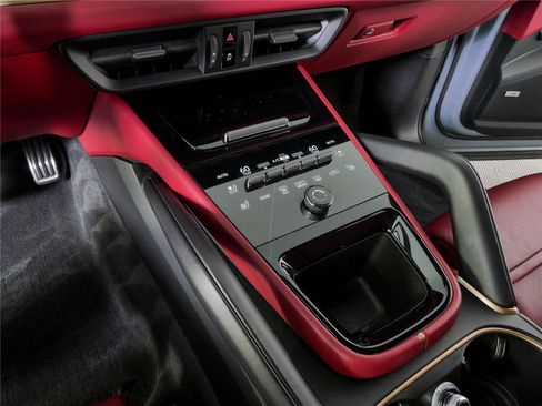 Certified 2024 Porsche Cayenne Turbo GT AWD/4WD image 20