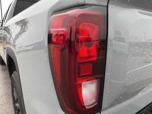 Used 2024 GMC Sierra 1500 Elevation image 7