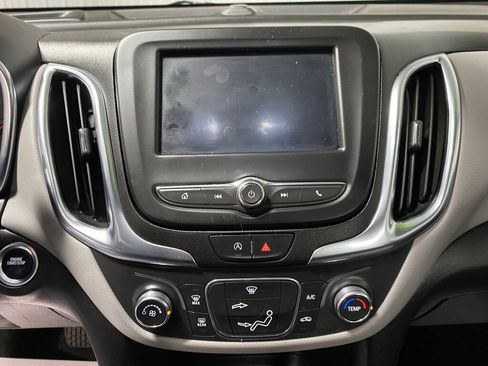 Used 2022 Chevrolet Equinox LS image 12