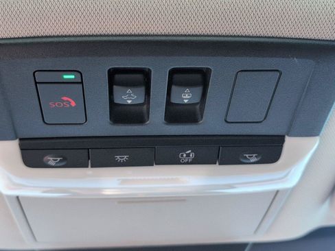 Used 2023 Nissan Pathfinder Platinum FWD image 21