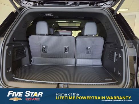 New 2026 Chevrolet Traverse RS w/ LPO, Floor Liner Package FWD image 15