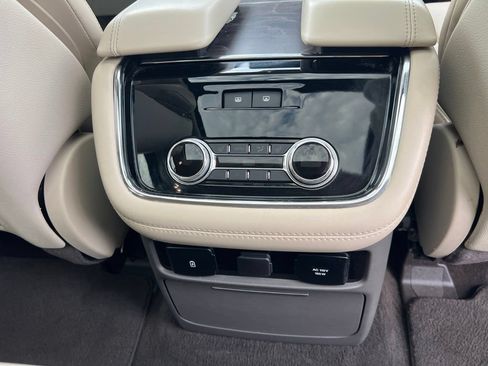 Used 2020 Lincoln Navigator L Reserve w/ Luxury Package AWD/4WD image 24