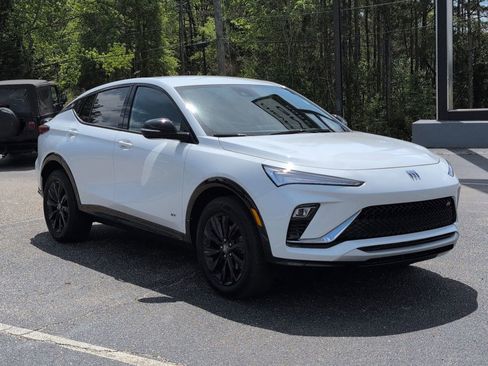 Used 2025 Buick Envista Sport Touring image 5