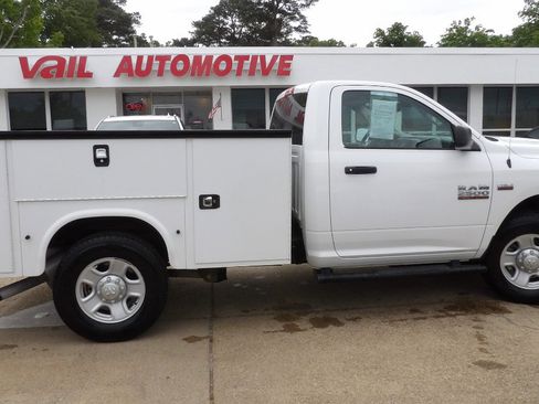 Used 2016 RAM 2500 Tradesman RWD image 2