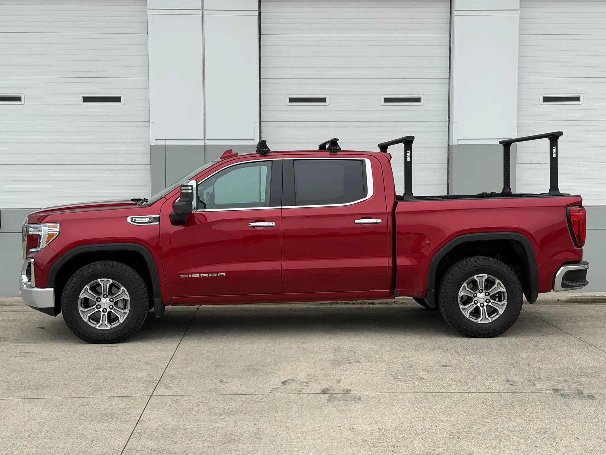 Used 2021 GMC Sierra 1500 SLT AWD/4WD image 2
