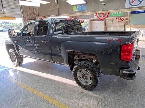 Used 2019 Chevrolet Silverado 2500 W/T AWD/4WD image 4