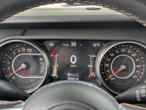 Used 2022 Jeep Wrangler Unlimited Sahara image 9