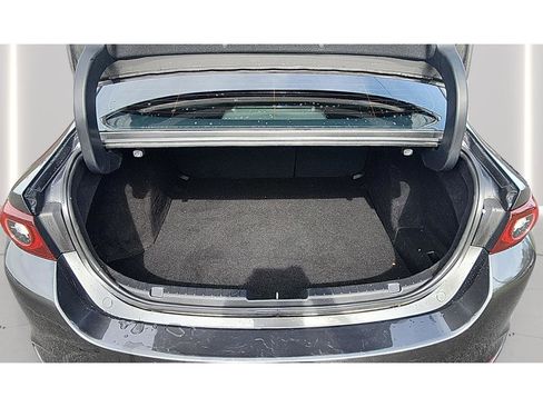 Used 2022 MAZDA MAZDA3 s image 17