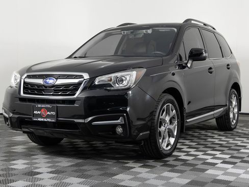 Used 2017 Subaru Forester 2.5i Touring image 2