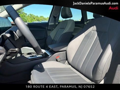 Used 2025 Audi Q5 Premium w/ Convenience Package AWD/4WD image 9