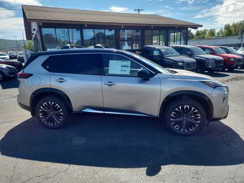 New 2026 Nissan Rogue Platinum w/ Platinum Premium Package image 9