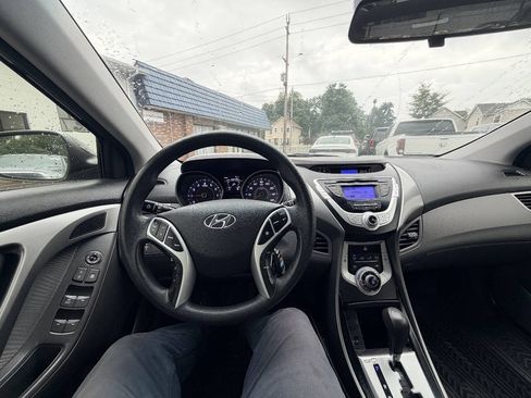 Used 2012 Hyundai Elantra GLS w/ Preferred Pkg 3 FWD image 3