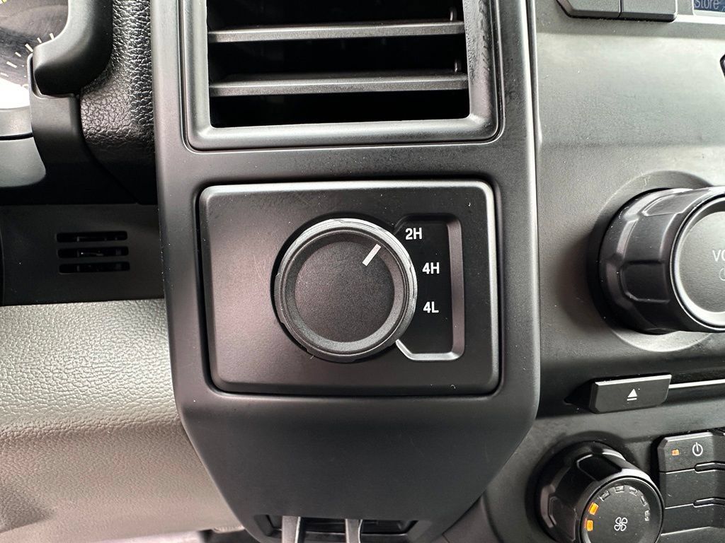 Used 2015 Ford F150 XL w/ Equipment Group 101A Mid AWD/4WD image 33