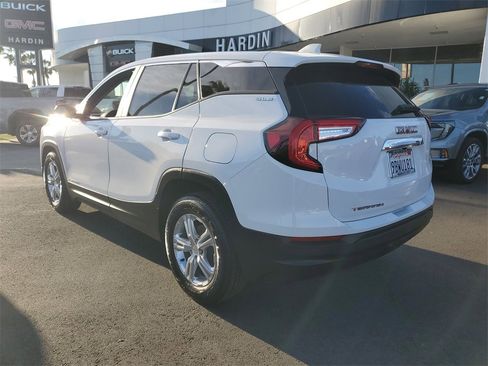 Used 2022 GMC Terrain SLE w/ LPO, Floor Liner Package image 3