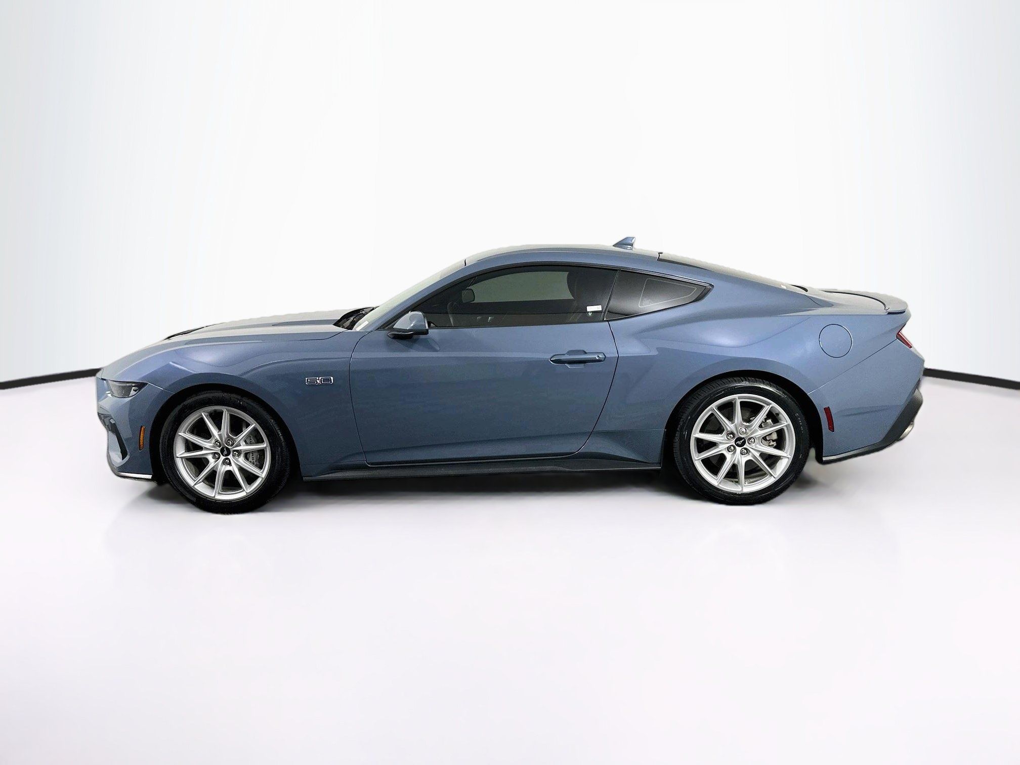 Used 2025 Ford Mustang GT Premium RWD image 4