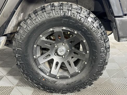 Used 2017 Jeep Wrangler Unlimited Sahara w/ Dual Top Group image 34