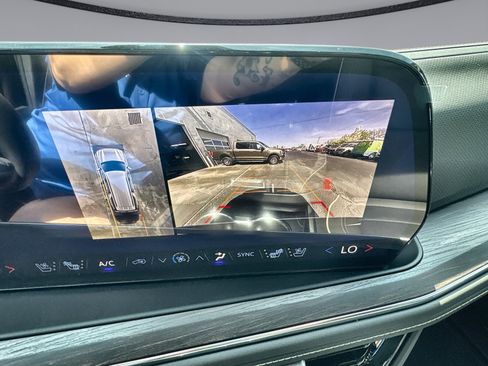 New 2026 Chevrolet Suburban Premier AWD/4WD image 28