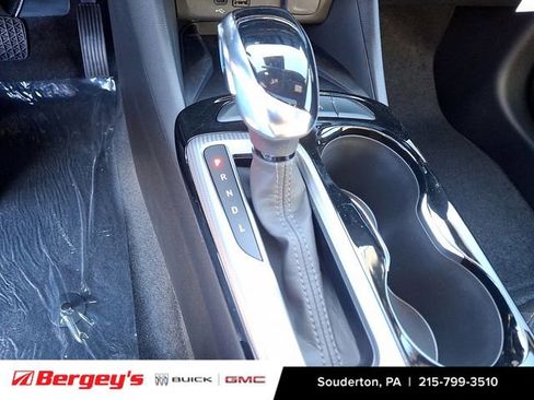 New 2026 Buick Envista Avenir image 13