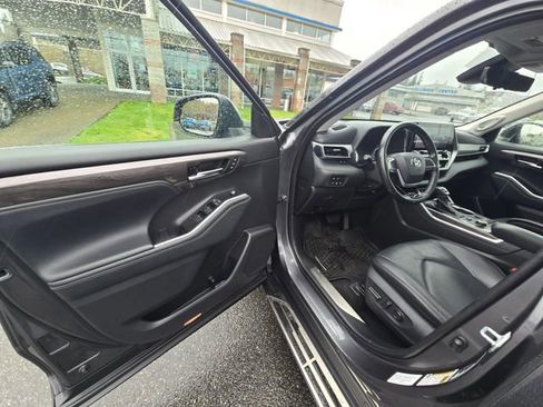 Used 2022 Toyota Highlander Platinum AWD/4WD image 15