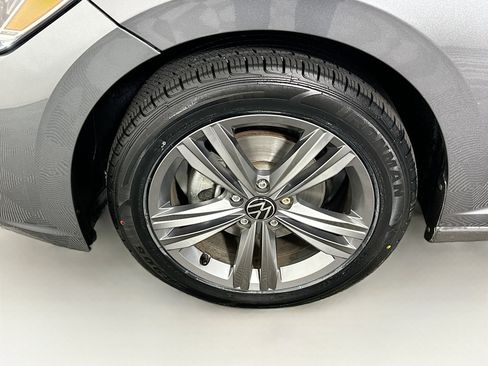 Used 2024 Volkswagen Jetta SE image 11