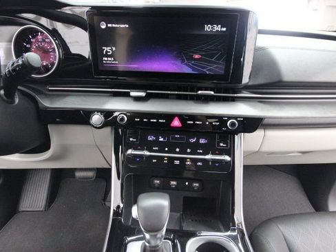 Used 2022 Kia Carnival SX image 18