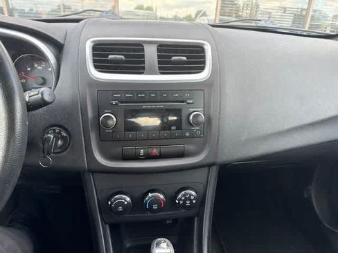 Used 2013 Dodge Avenger SE FWD image 3