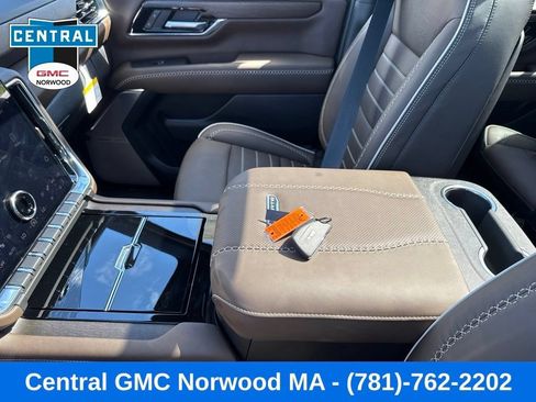 New 2026 GMC Yukon Denali Ultimate AWD/4WD image 21