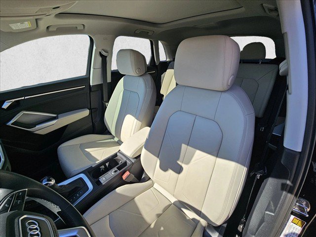 Certified 2024 Audi Q3 2.0T Premium w/ Convenience Package AWD/4WD image 13