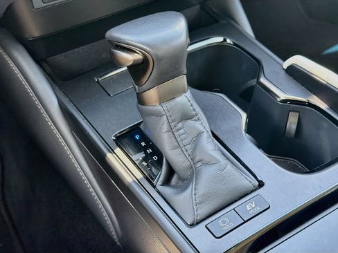 Used 2025 Lexus ES 300h w/ Premium Package FWD image 28