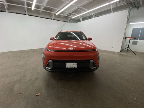 Used 2024 Hyundai Kona SEL image 9