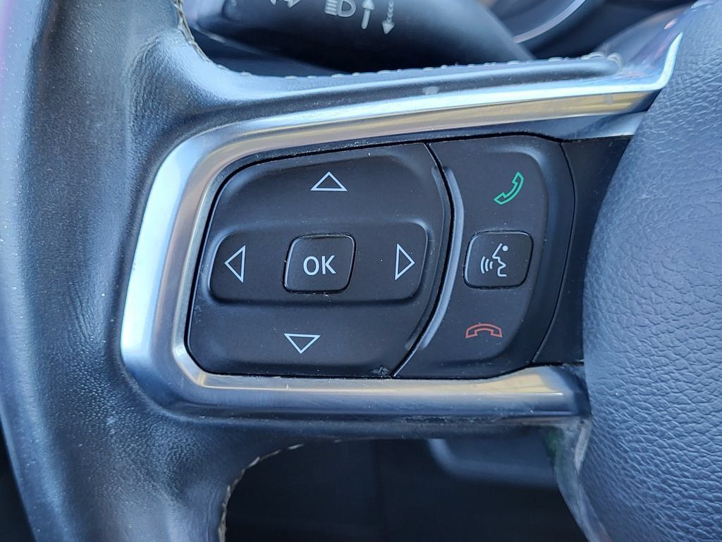 Used 2018 Jeep Wrangler Unlimited Sahara AWD/4WD image 14