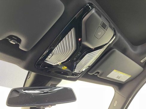 New 2026 BMW 330i Sedan w/ M Sport Package image 28