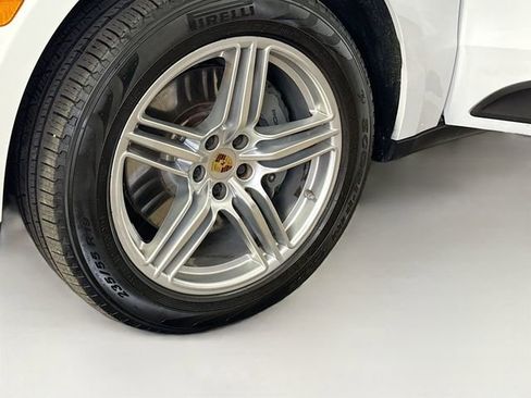 Used 2021 Porsche Macan S image 18