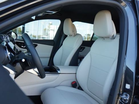 Used 2026 Mercedes-Benz GLC 300 image 23