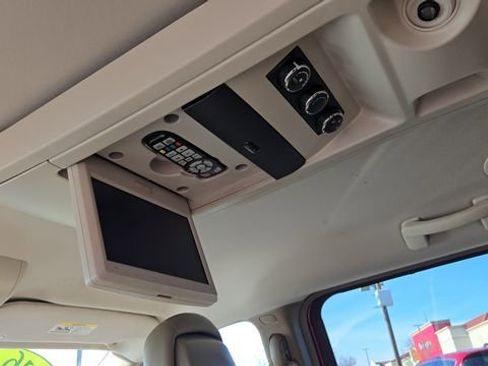 Certified 2016 Chrysler Town & Country Touring-L w/ Driver Convenience Group image 5