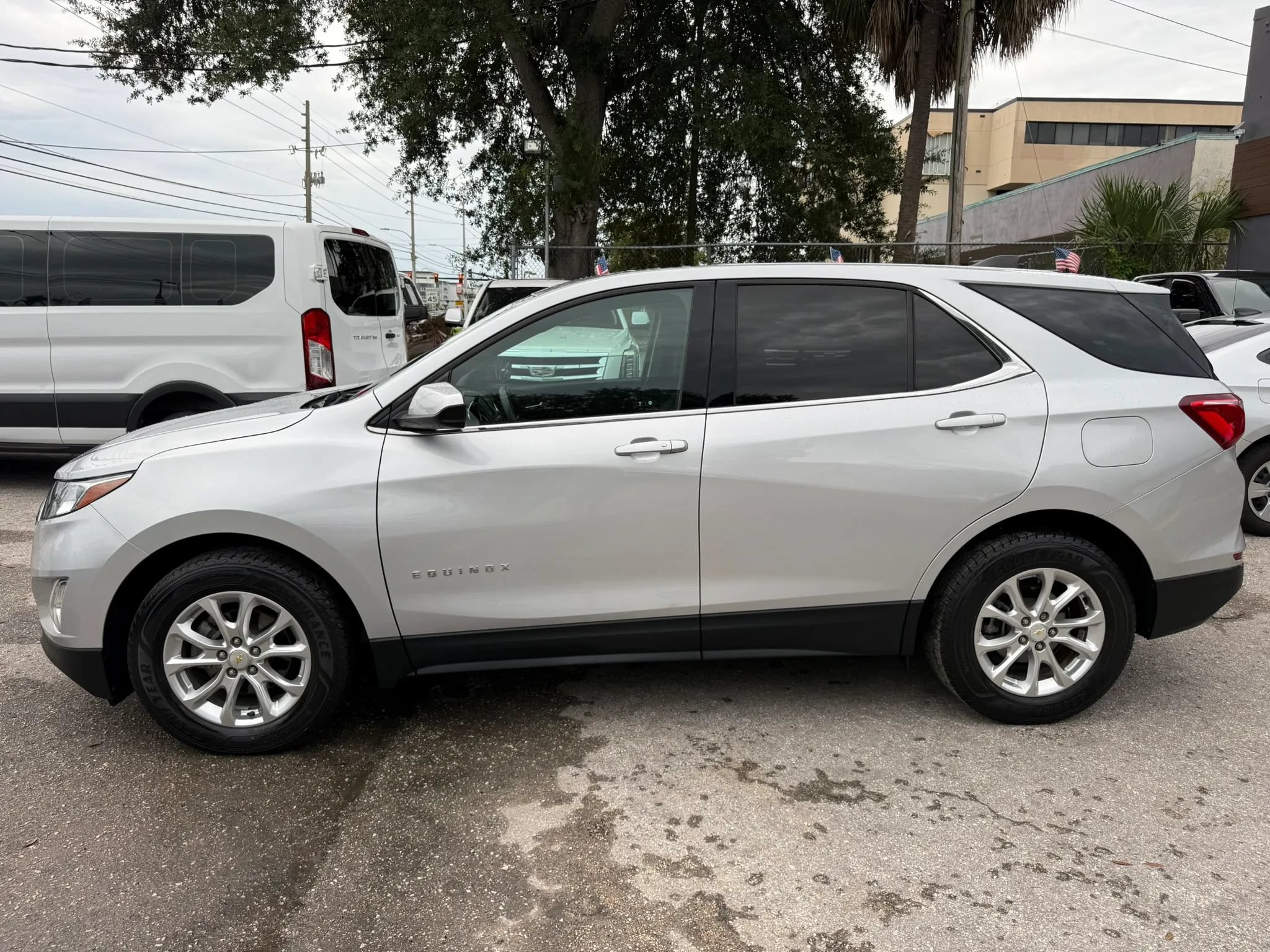 Used 2020 Chevrolet Equinox LT FWD image 4