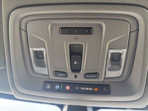 Used 2022 Chevrolet Silverado 1500 LTZ AWD/4WD image 14