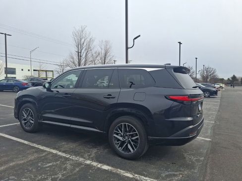 Used 2025 Lexus TX 350 AWD w/ Technology Package image 2