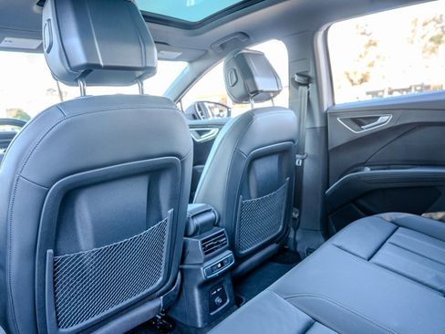 Used 2024 Audi Q4 e-tron Premium Plus image 20