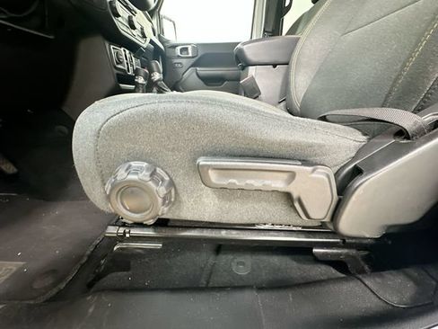 Used 2024 Jeep Wrangler Unlimited Sport AWD/4WD image 15
