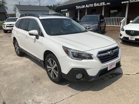 Used 2018 Subaru Outback 3.6R Limited AWD/4WD image 1