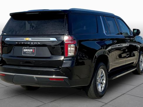 Used 2023 Chevrolet Suburban LS RWD image 12