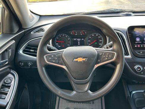 Used 2020 Chevrolet Malibu LT FWD image 18