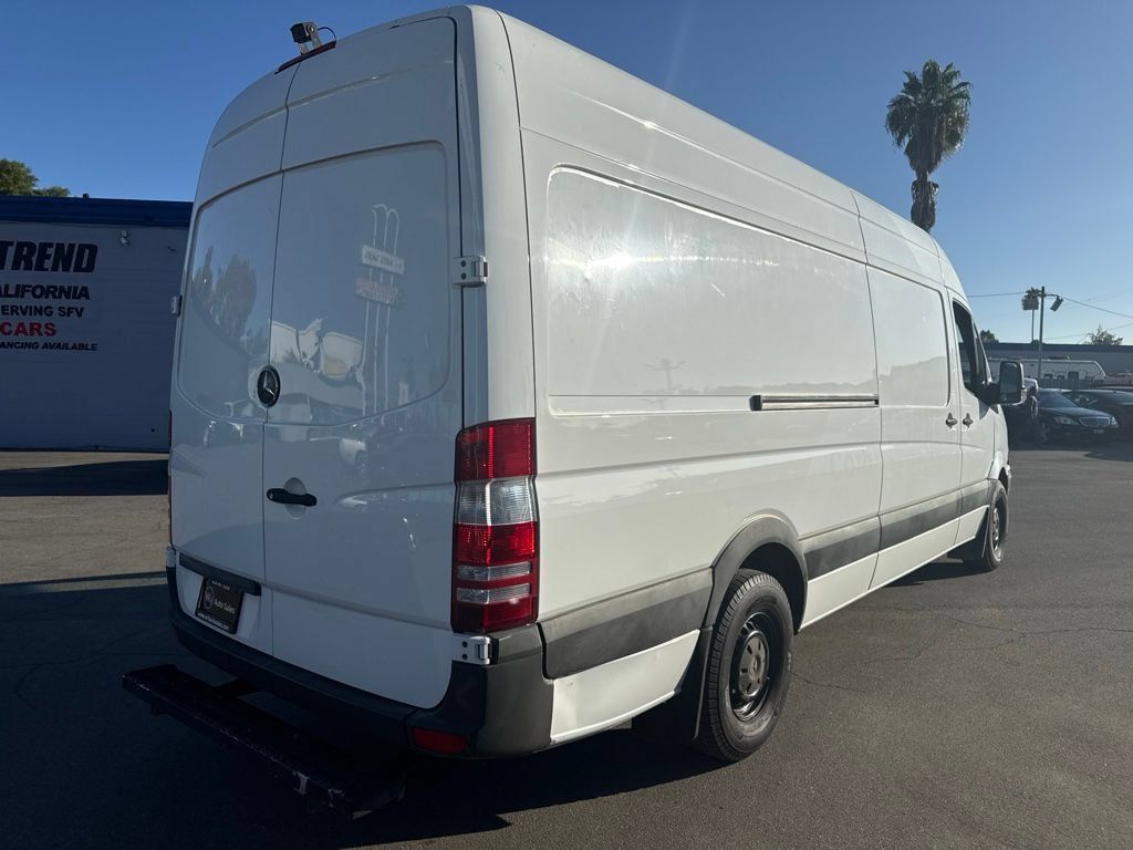 Used 2016 Mercedes-Benz Sprinter 2500 image 3