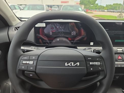New 2026 Kia K4 FWD image 9