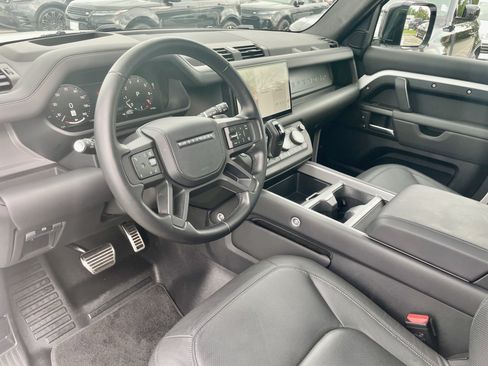 Certified 2025 Land Rover Defender 110 V8 AWD/4WD image 13