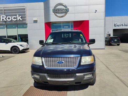 Used 2004 Ford Expedition XLT image 2